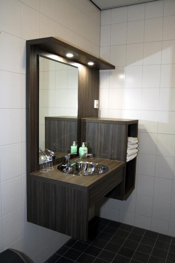 B&B Hotel De Vrije Vogel Elsloo  ภายนอก รูปภาพ