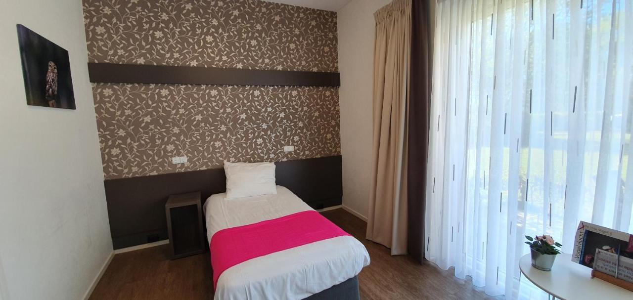 B&B Hotel De Vrije Vogel Elsloo  ภายนอก รูปภาพ